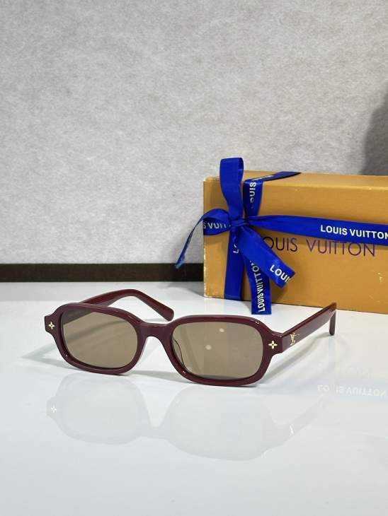 Picture of Louis Vuitton Sunglasses _SKUfw77797286fw